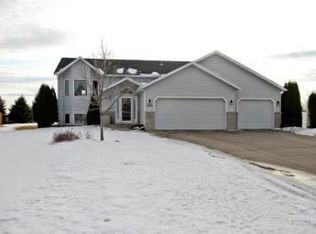 405 39 1/2 Ave S, Moorhead, MN 56560