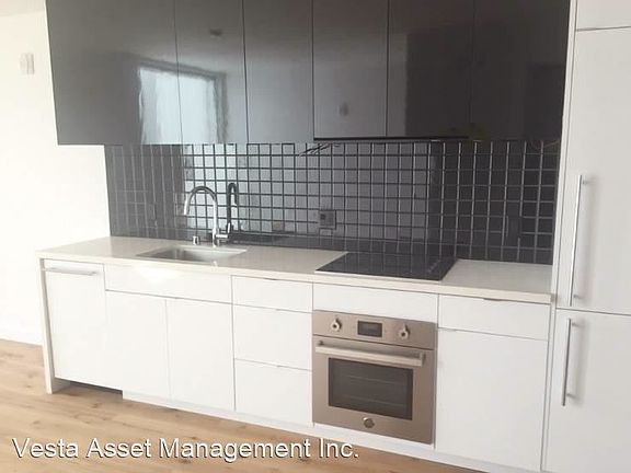 5th image of 388 Fulton St #608