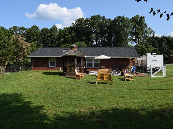 4th image of 177 Brook Valley St