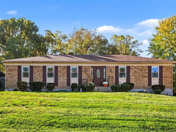 2641 Valley Trails Dr, Villa Hills, KY 41017