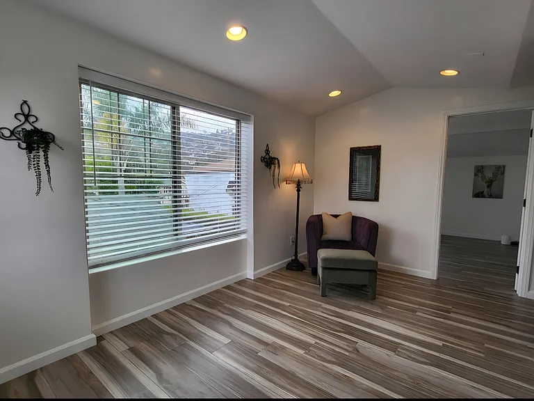 922 E Ortega St — Photo 3