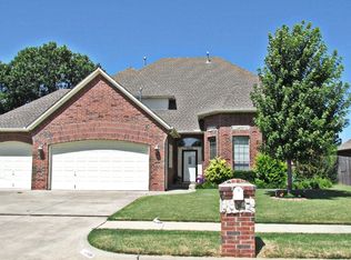 4308 Abigale Dr, Yukon, OK 73099