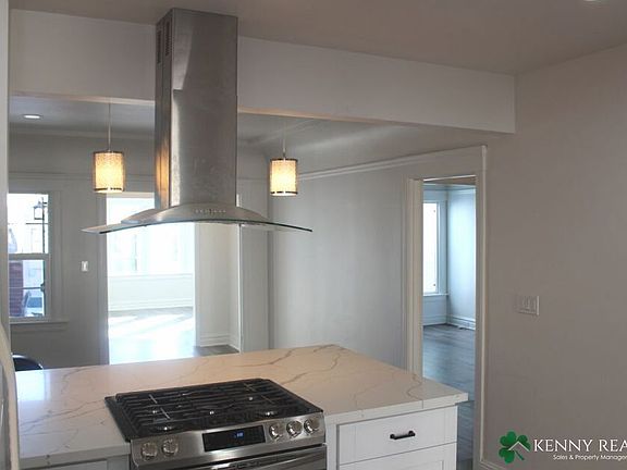 5th image of 10 W Cavour St