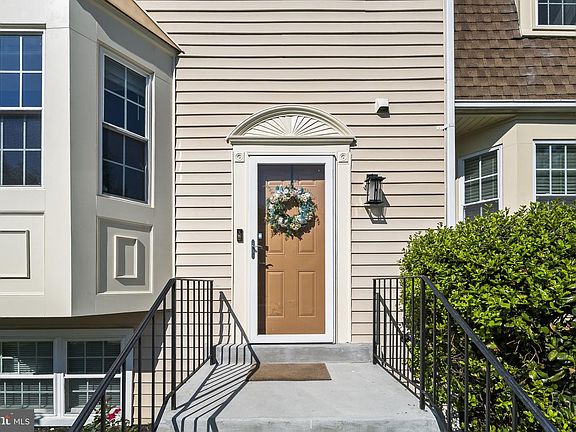 4th image of 25 Hunters Gate Ct