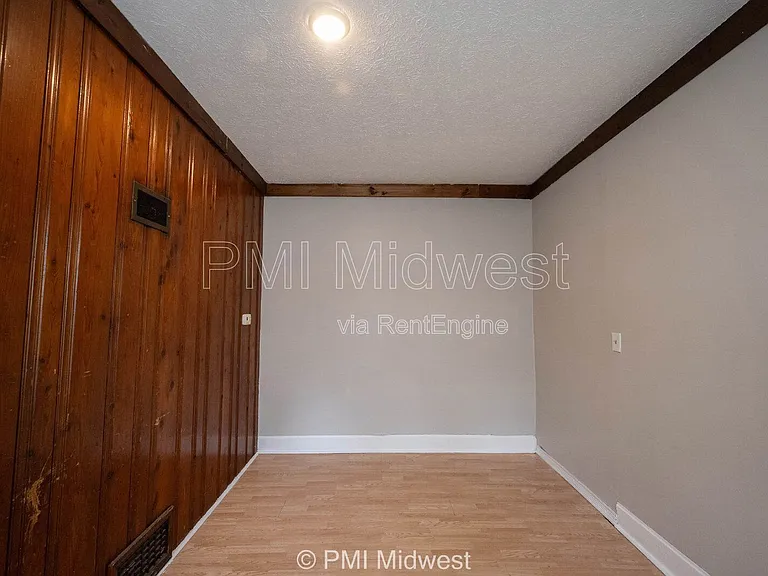 521 N Gladstone Ave #B — Photo 11
