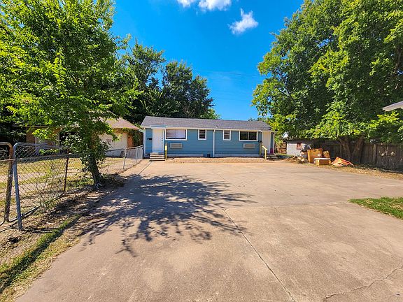 4th image of 616 N Beard Ave #C