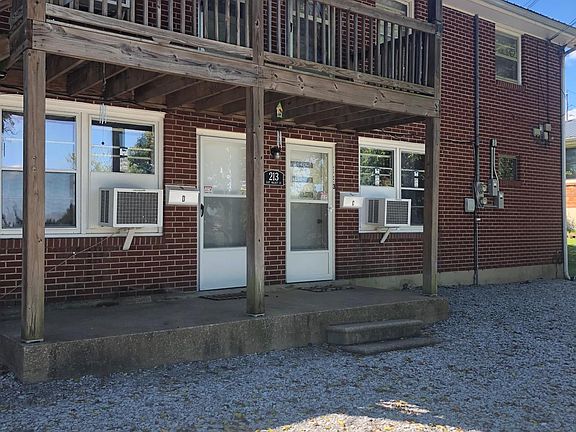3rd image of 213 E Walnut St APT D