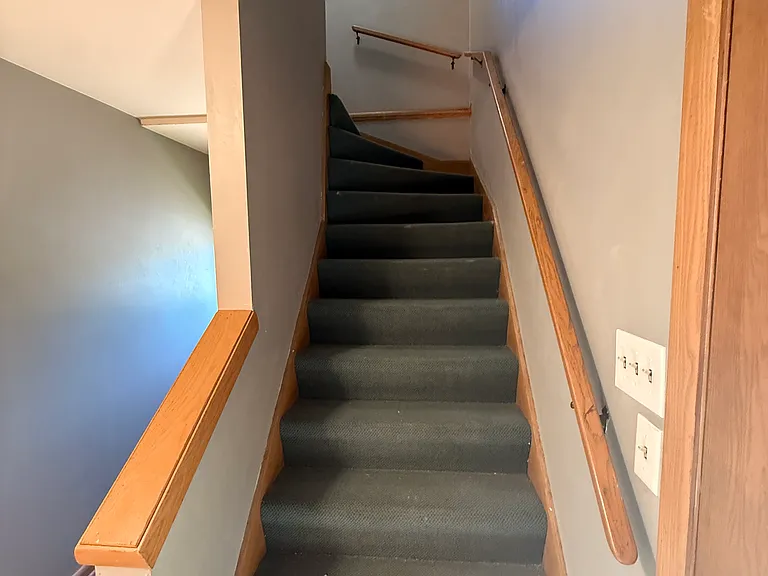 2124 Ludington Ave — Photo 4