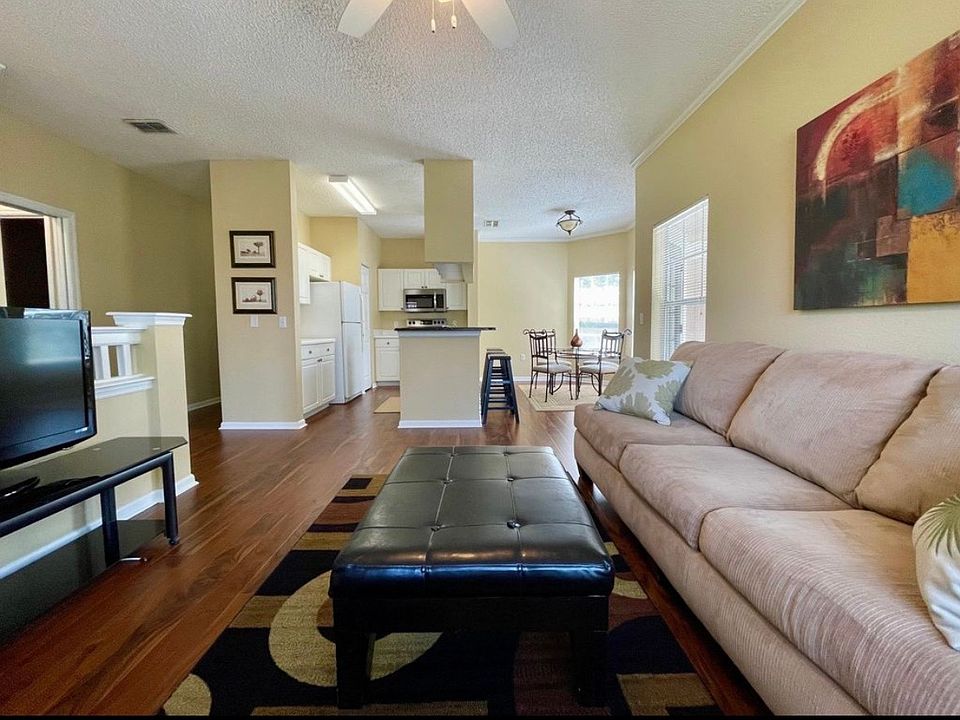 1st image of 626 Arbor Lakes Cir