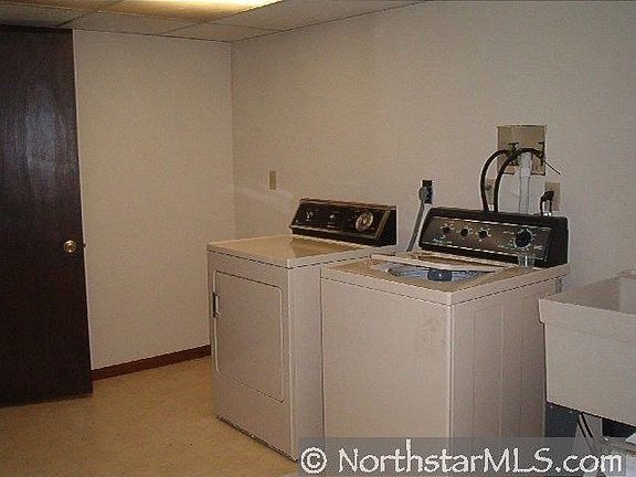 3rd image of 1143 Park Ct
