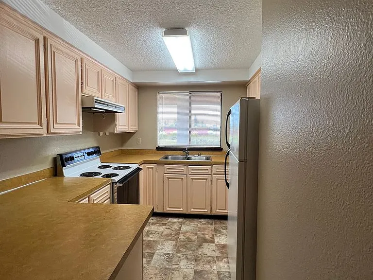 310 B Street — Photo 1