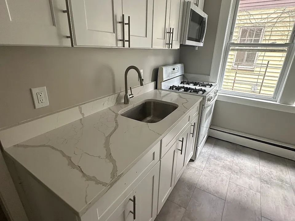 26 Dorothy St #1S