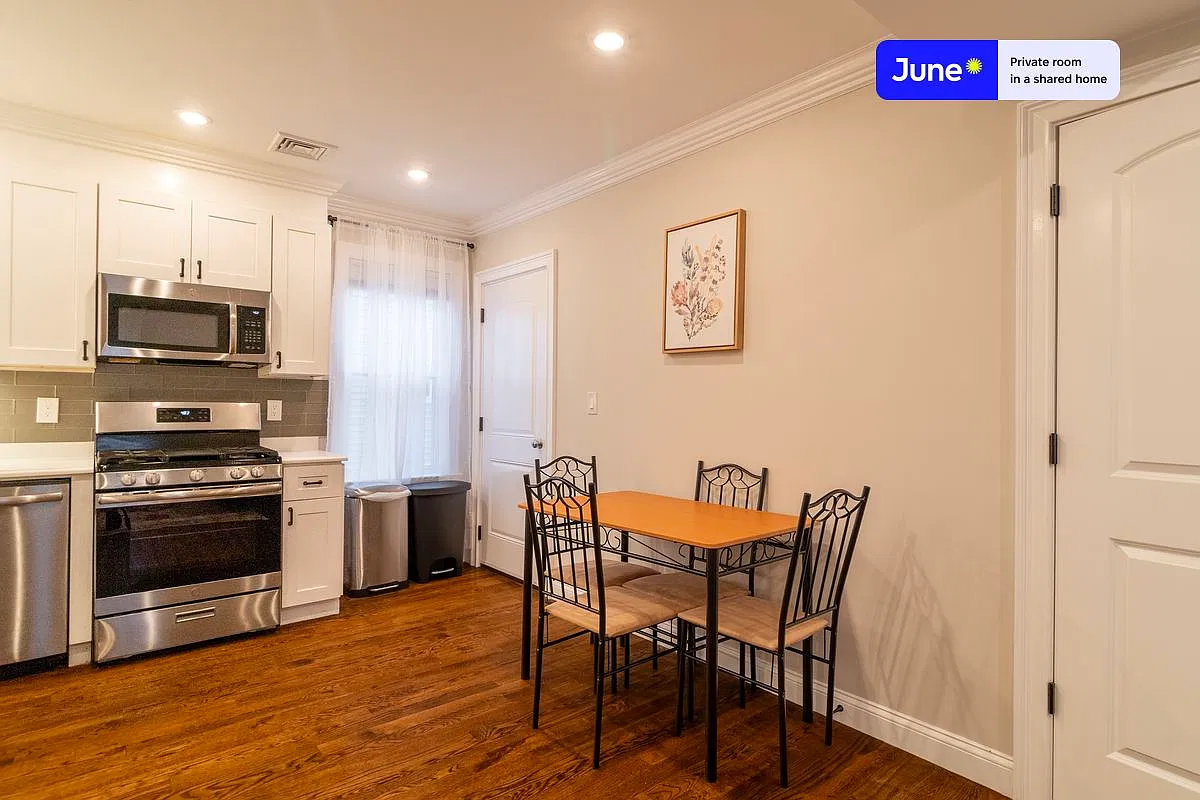 17 Kenneson Rd — Photo 2