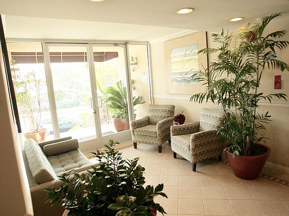 3rd image of 307 Montana Ave APT 206A