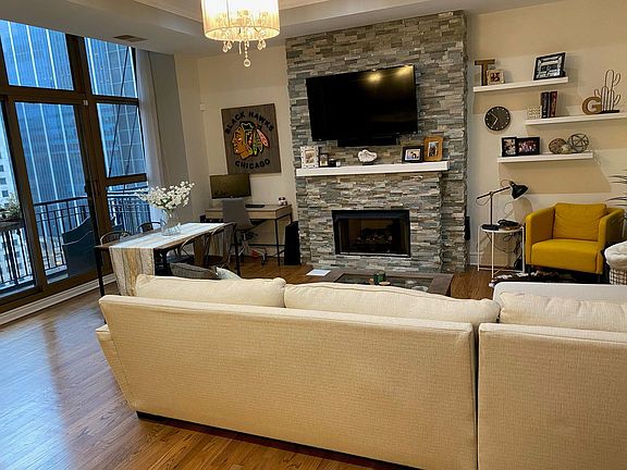 3rd image of 212 W Washington St APT 1207