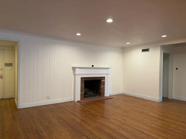 13810 Magnolia Blvd — Photo 9