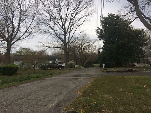4th image of 3400 Riverview Dr