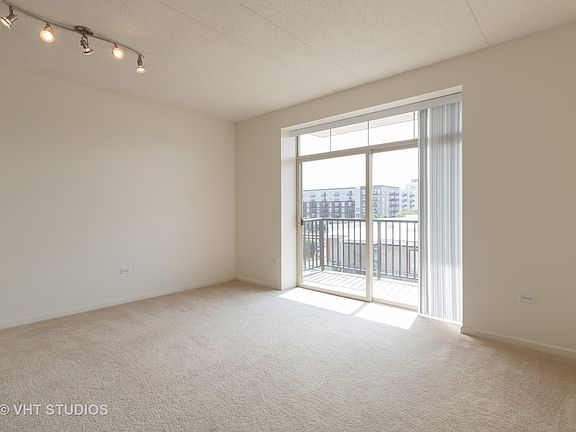 3rd image of 656 N Pearson St #406