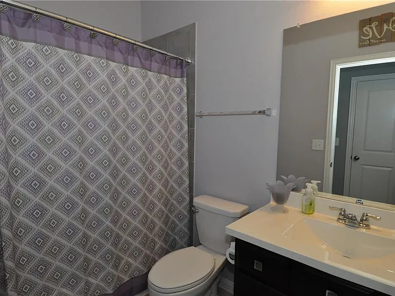 13911 Madrigal Ln — Photo 11