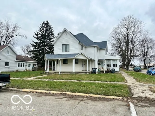 602 W 10th St, Rushville, IN 46173