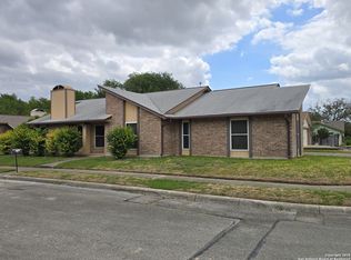 102 Crystal Cyn, Universal City, TX 78148