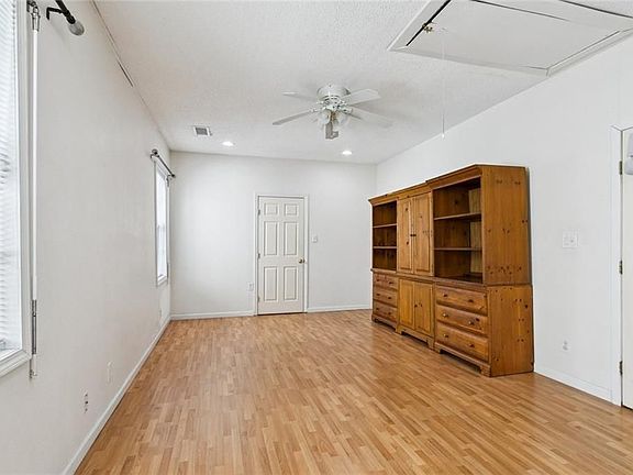 3rd image of 4234 Cadiz St