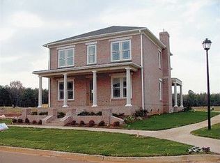 38 Cypress Grove Ln, Huntsville, AL 35824