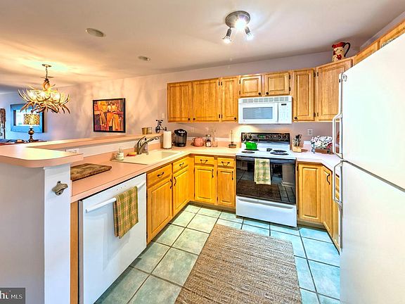 5th image of 3700 Sanibel Cir Unit 3702