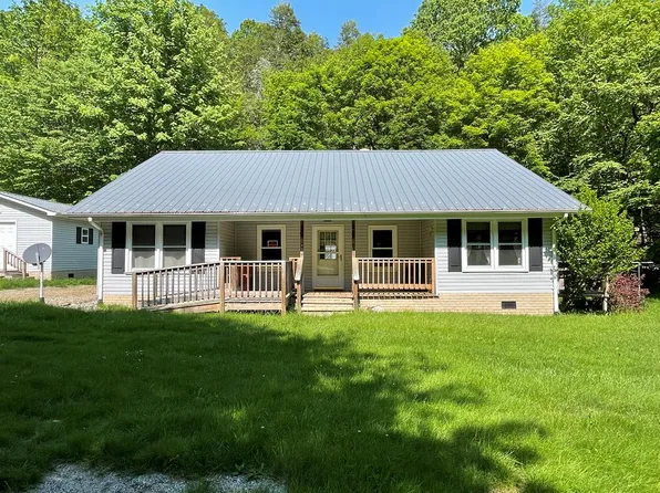 836 Helton Creek Ln, Whitetop, VA 24292
