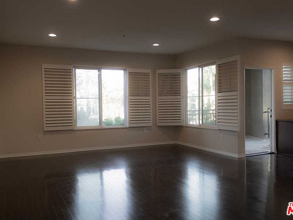 2nd image of 6020 Seabluff Dr Unit 203
