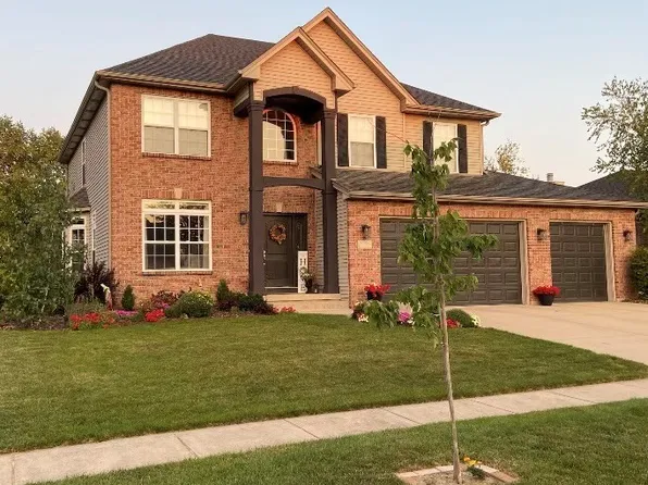 1785 Briggs St, Sycamore, IL 60178