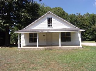 1132 Chickasaw Rd, Paris, TN 38242