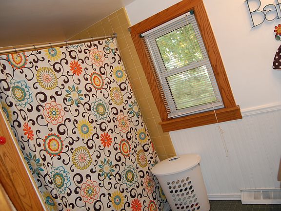 3rd image of 1245 Parsons St