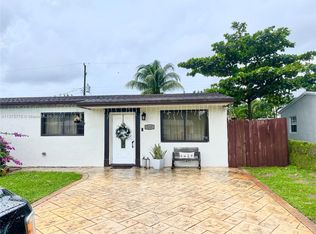 1210 N 70th Way, Hollywood, FL 33024