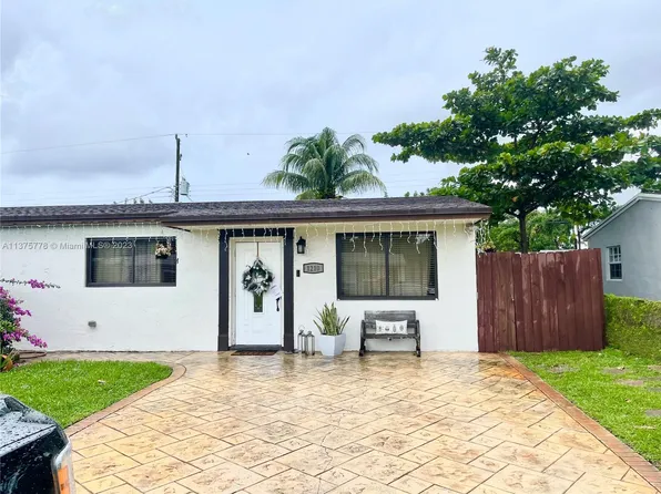 1210 N 70th Way, Hollywood, FL 33024