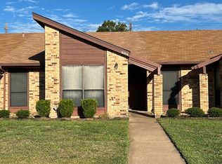 4004 Woodcrest Dr, Bryan, TX 77802