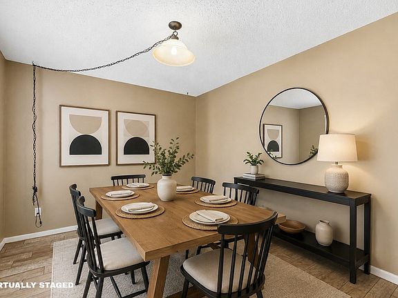 3rd image of 1806 Lakecrest Ct