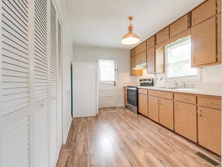615 Bravo St #615 BRAVO STREET — Photo 9
