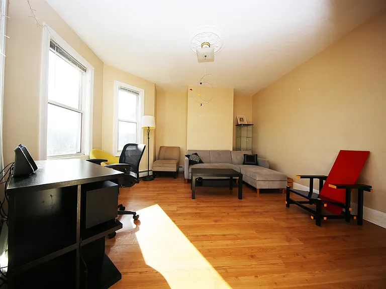 32 Gay Head St #3 — Photo 4