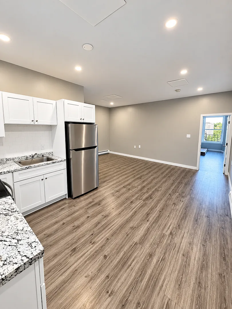 216 Central Street Lowell, MA 01852 — Photo 2