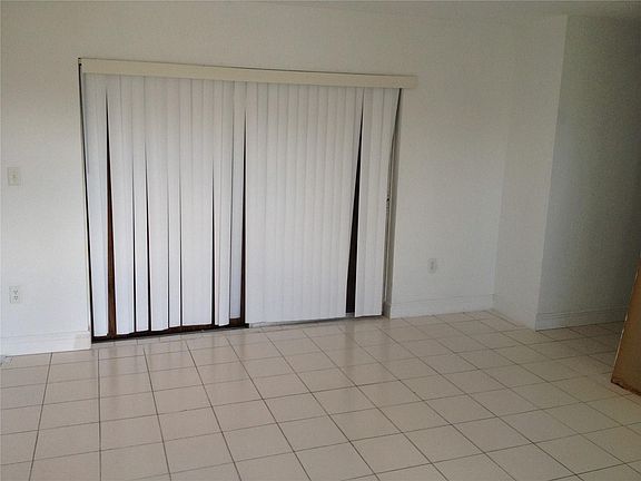 5th image of 20404 NW 21st Ave