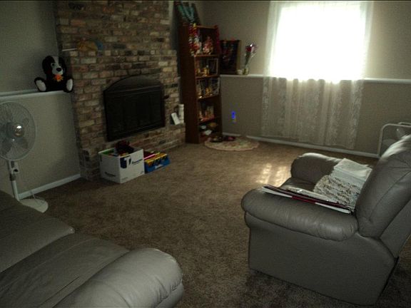 3rd image of 8149 Brandywine Pkwy