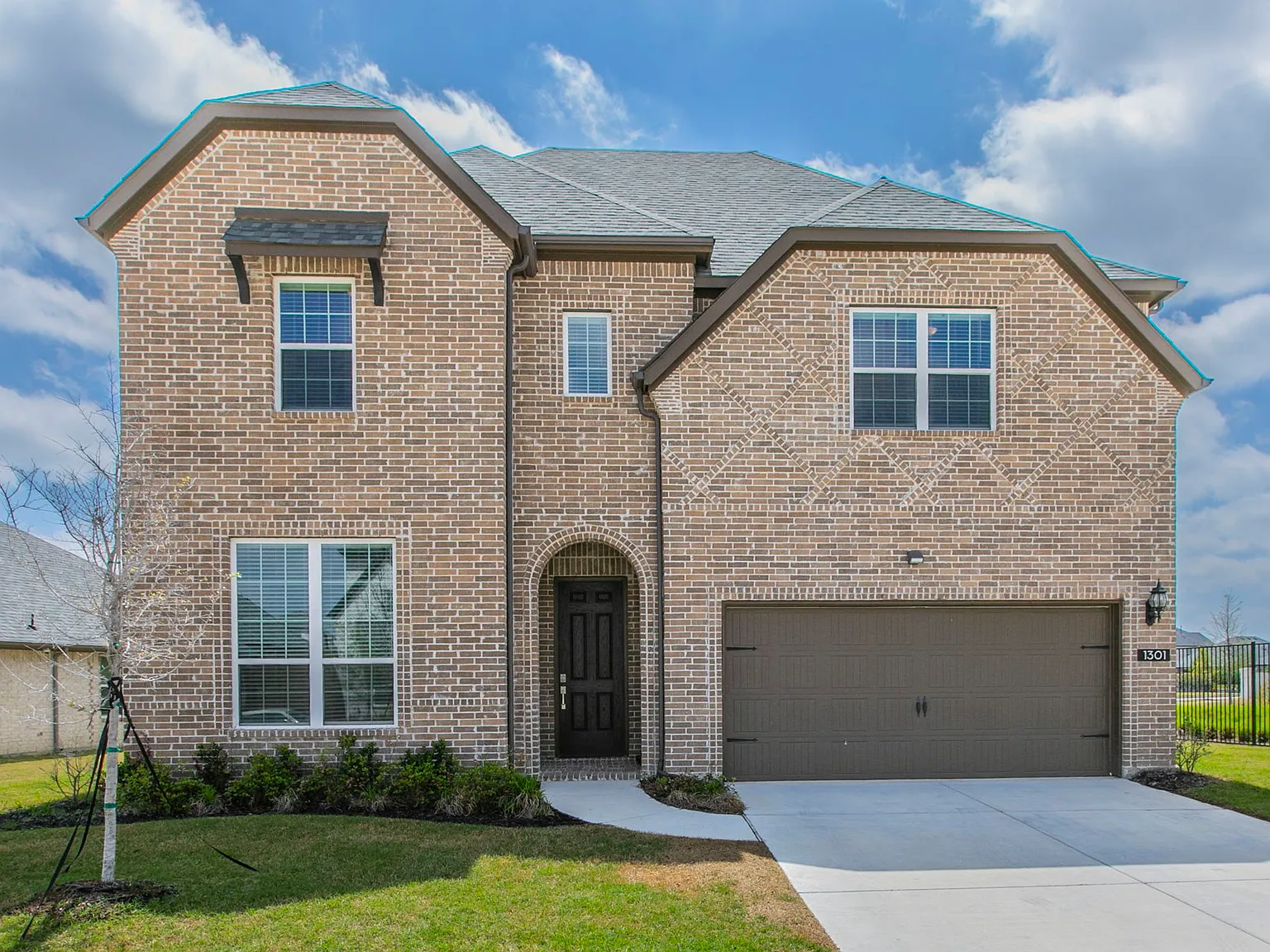5 bed, 3566 sqft, $3,650 — Photo 1