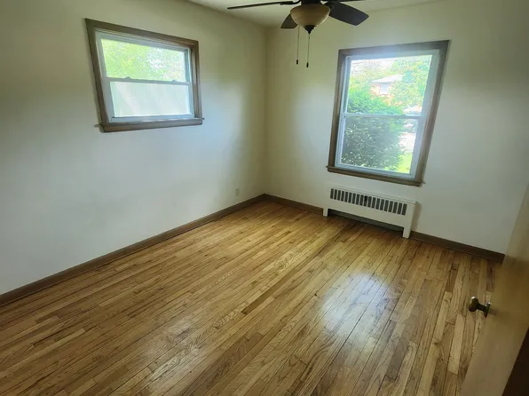 3235 S 48th St APT 3, Milwaukee, WI 53219