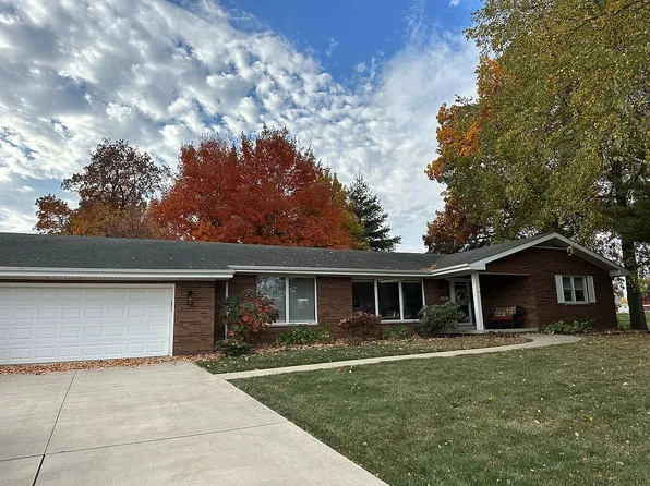 501 Park Hills Dr, Effingham, IL 62401
