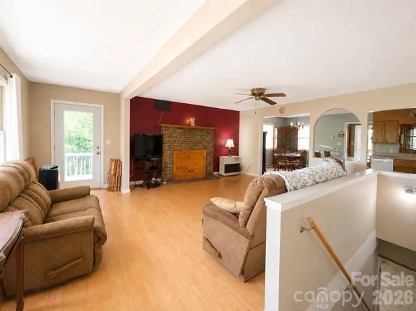 41 Vista Dr, Clyde, NC 28721