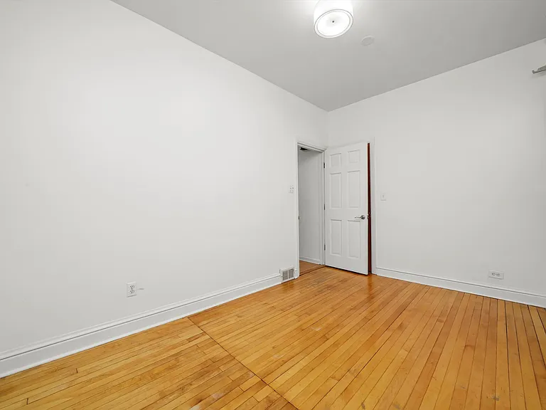 2444 W Gunnison St #1 — Photo 12