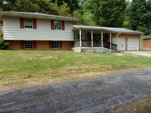 135 Celtic Dr, Clarksburg, WV 26301