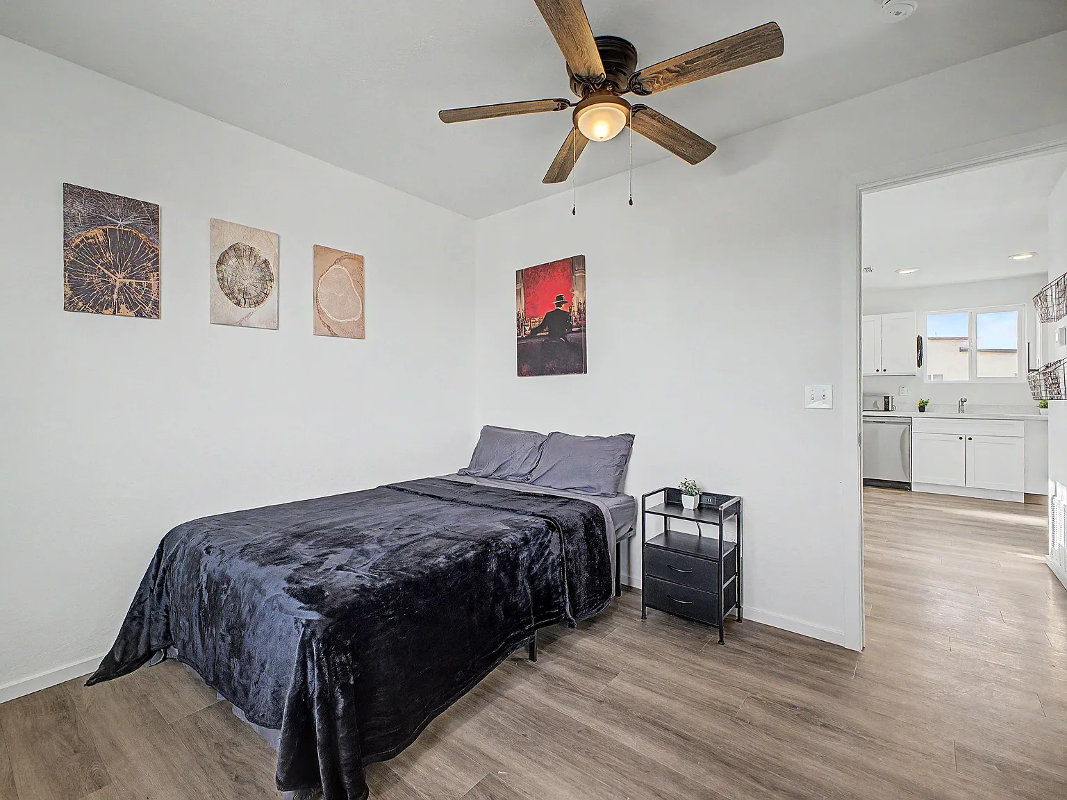 4 bed, 2.0 bath, 1020 sqft, $819 — Photo 4