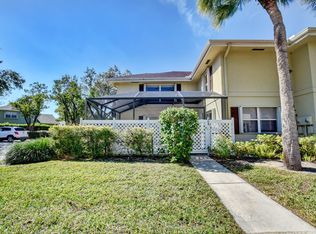 30 Clinton Ct APT B, Royal Palm Beach, FL 33411